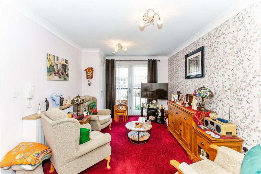 Property photo 3 of 15