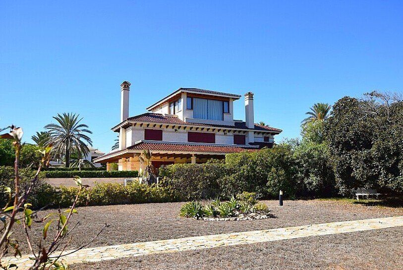 Property photo 3 of 43