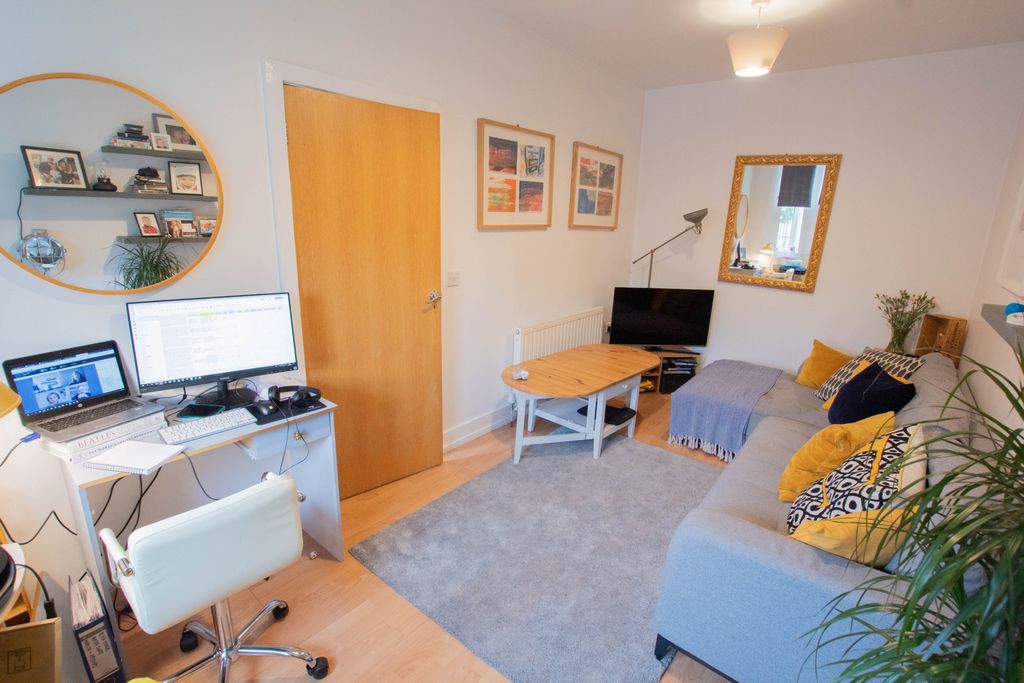 Property photo 2 of 14 Photo 5