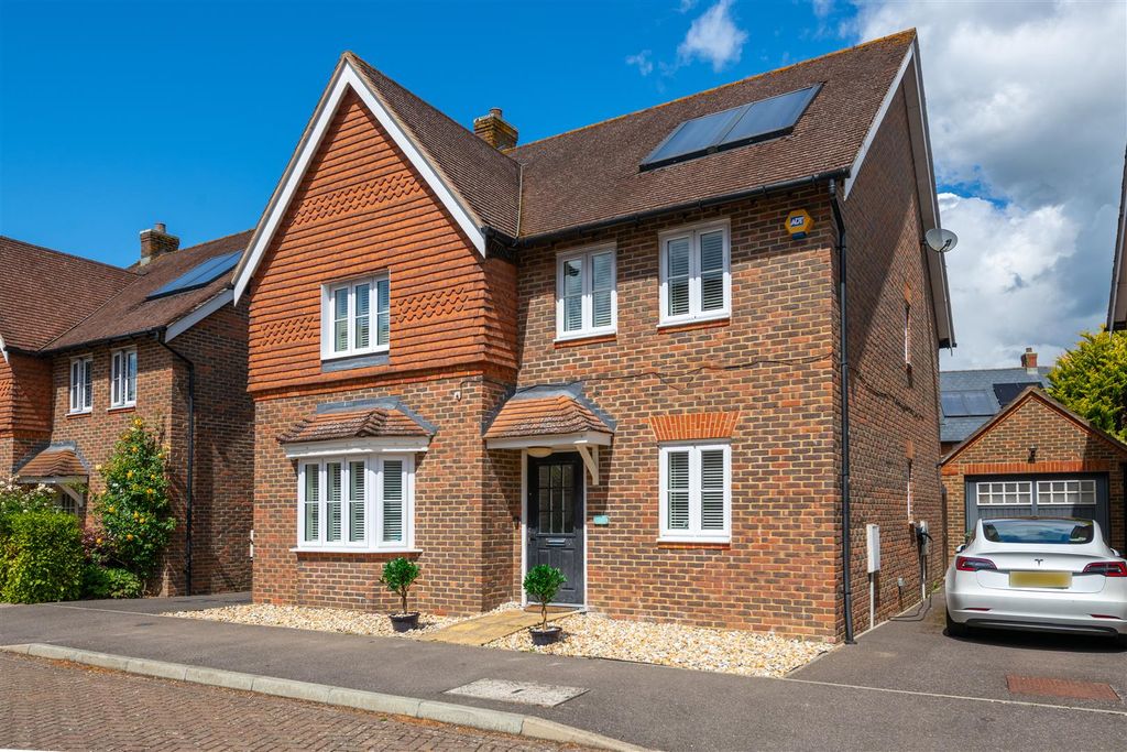 Property photo 1 of 17 3 Chalkfield Externals-3 - Copy.Jpg