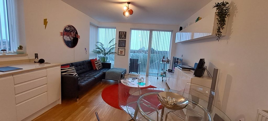 Property photo 2 of 10 Photo 3