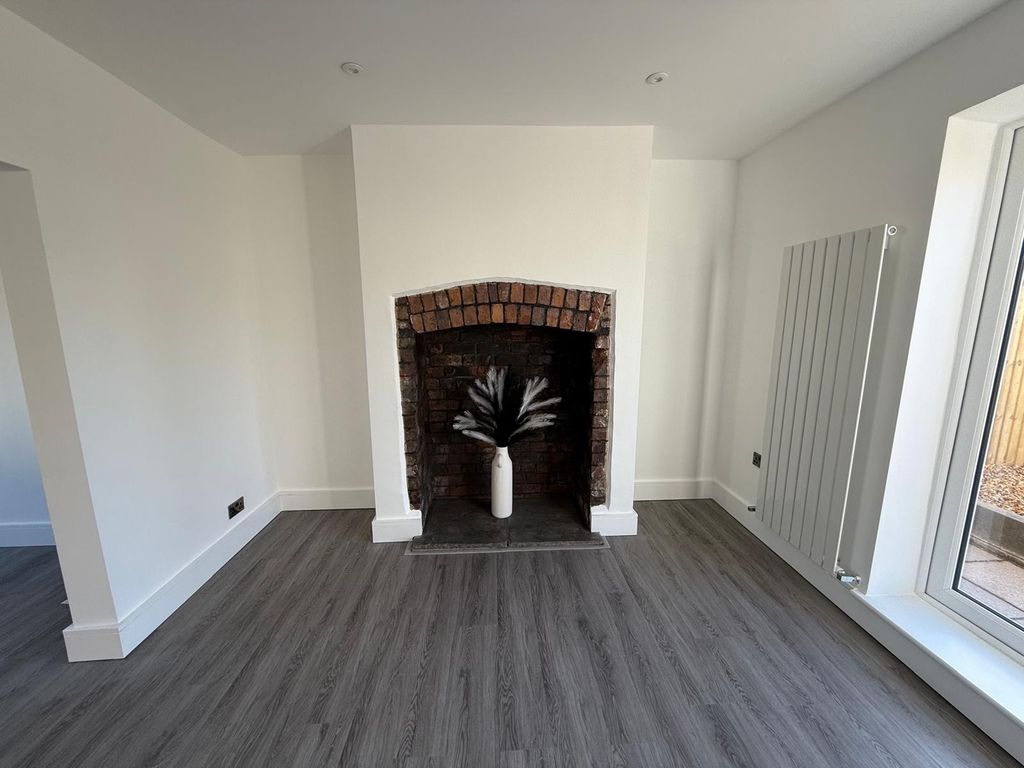 Property photo 3 of 19 ***