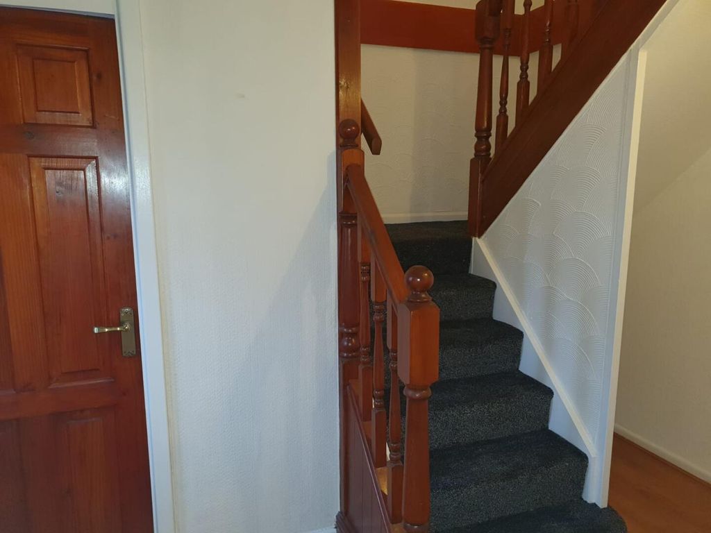 Property photo 3 of 17 Hallway