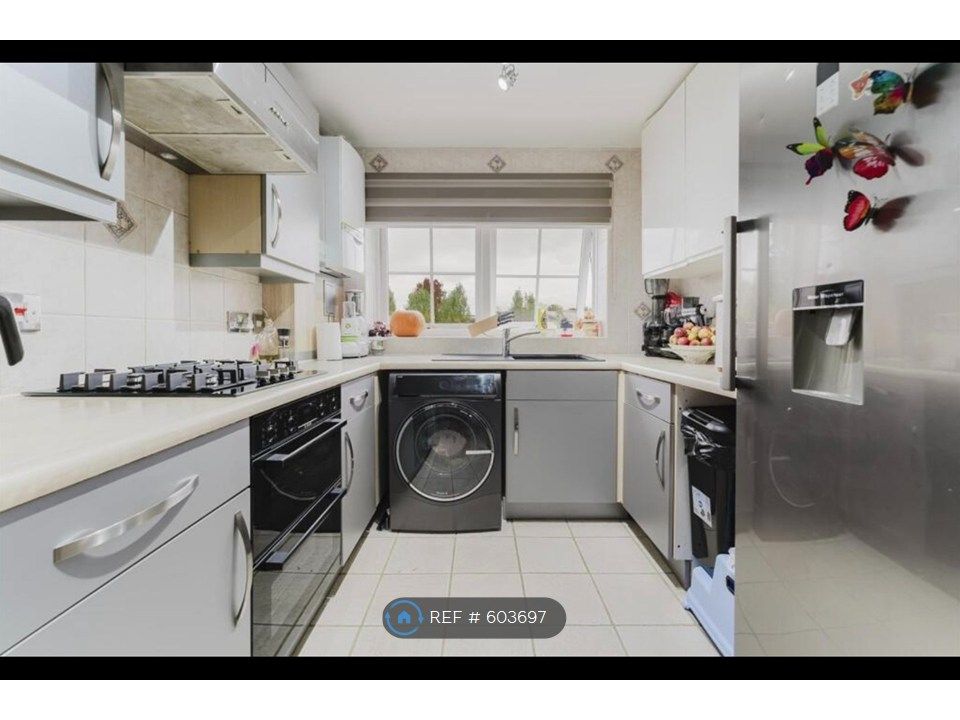 Property photo 3 of 15 Kitchen