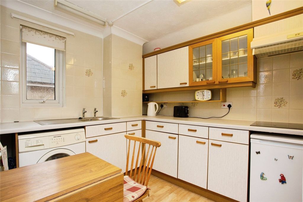 Property photo 2 of 20 Kitchen