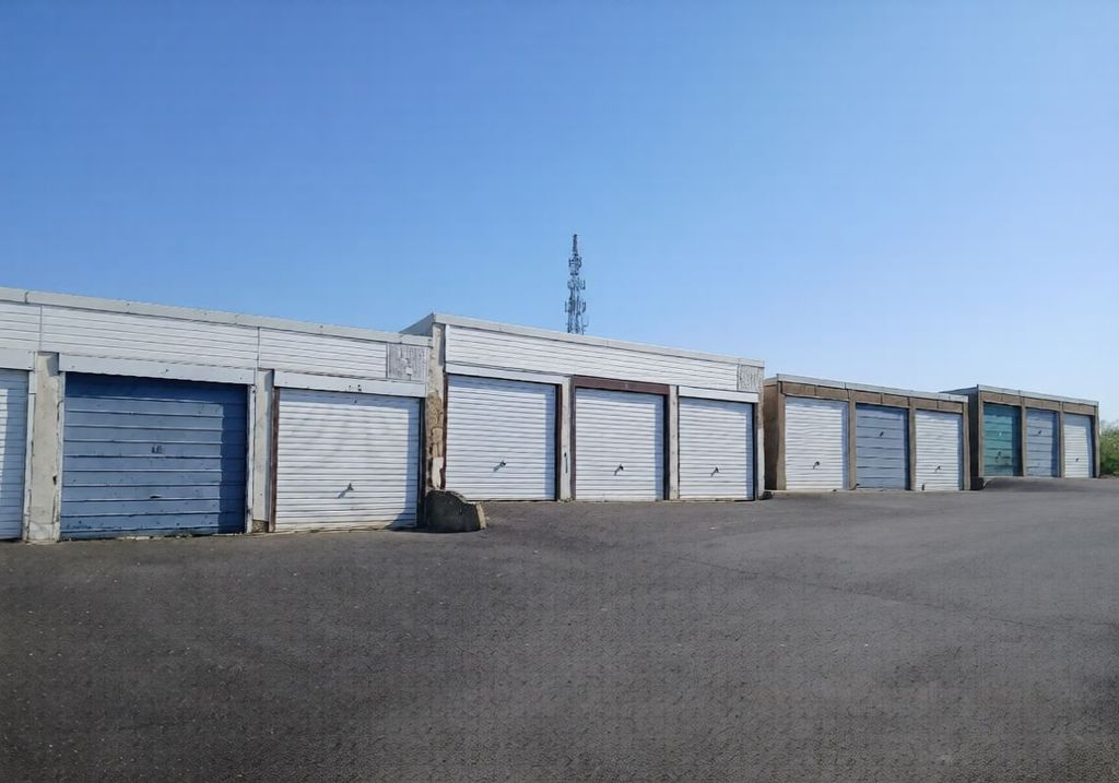 Property photo 1 of 1