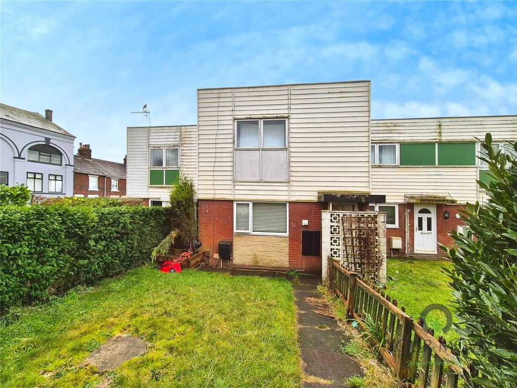 Property photo 1 of 10 Front