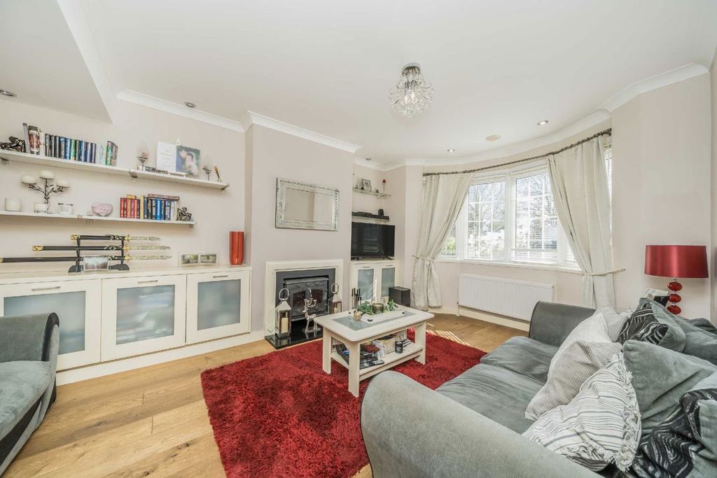 Property photo 2 of 8