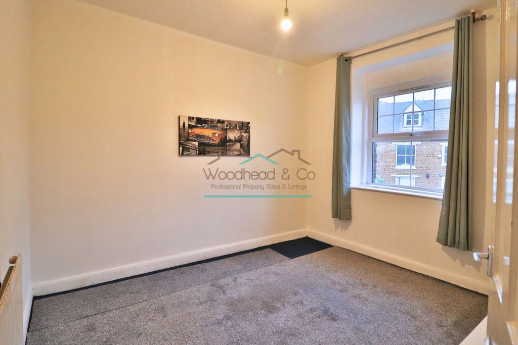 Property photo 1 of 11 Swanspool Lounge