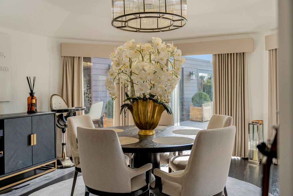 Property photo 3 of 60