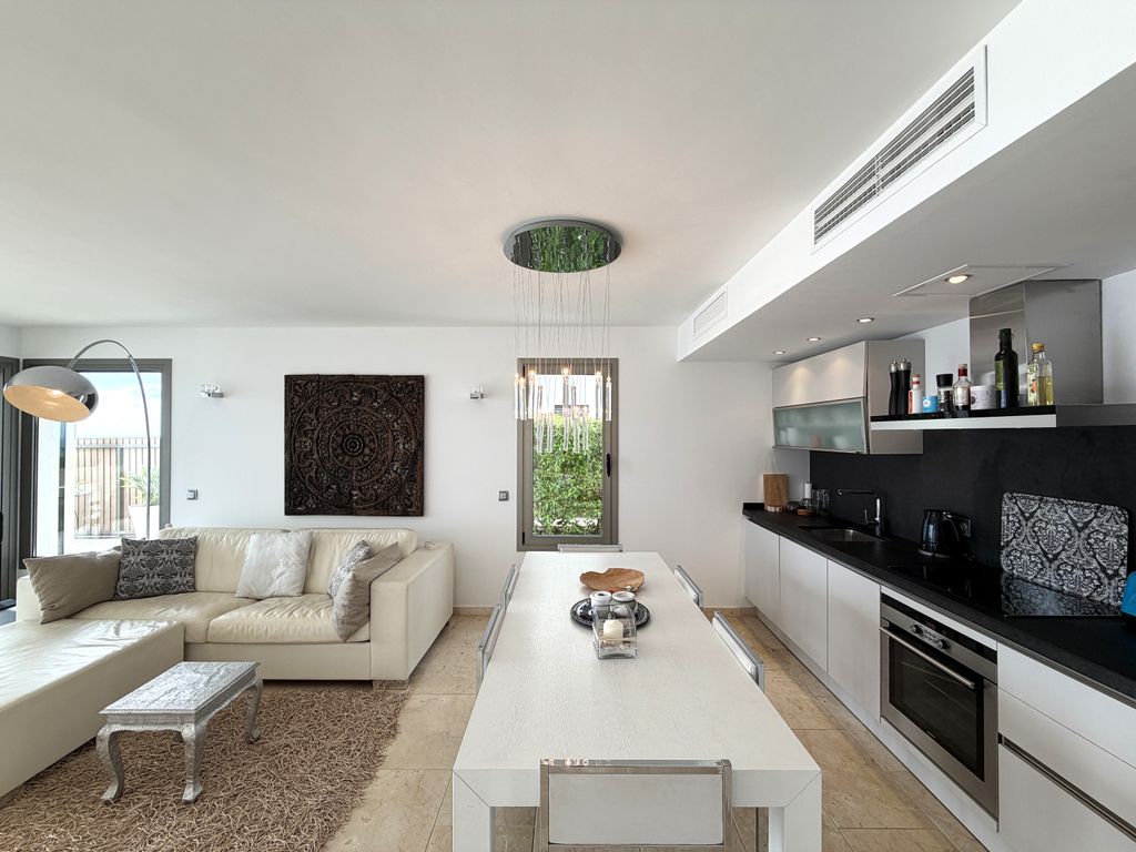 Property photo 2 of 14 002.Jpg