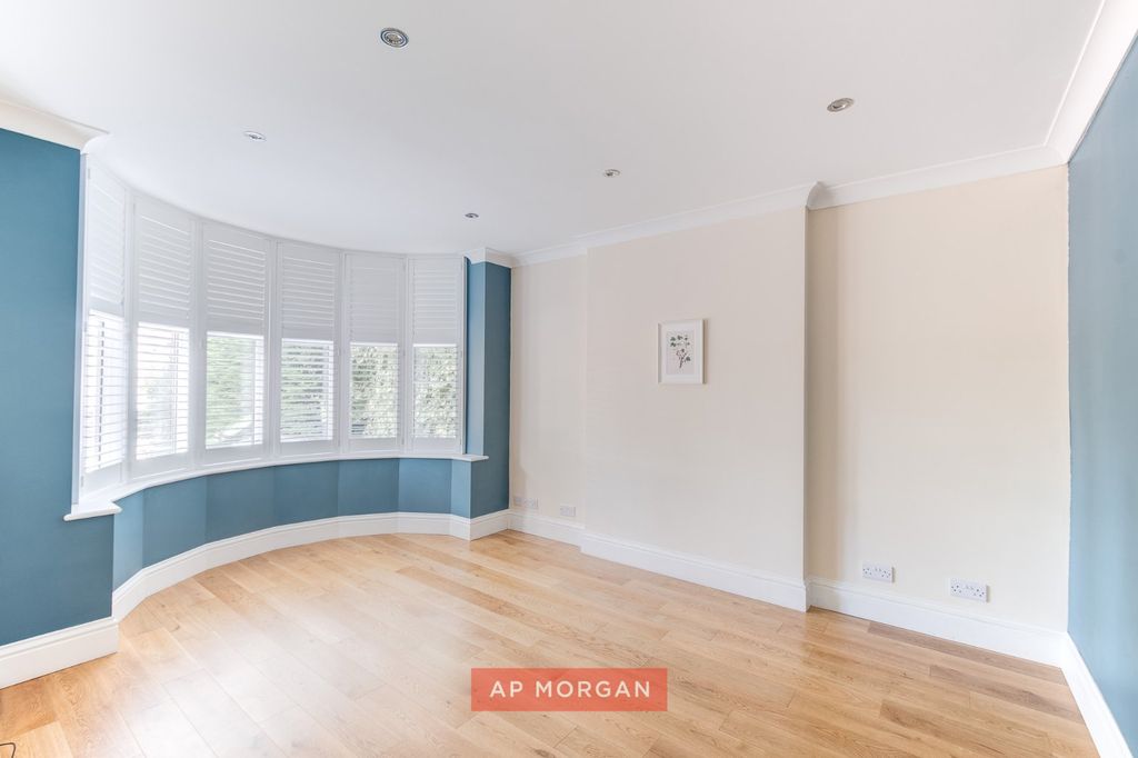 Property photo 2 of 27 Picture No. 06