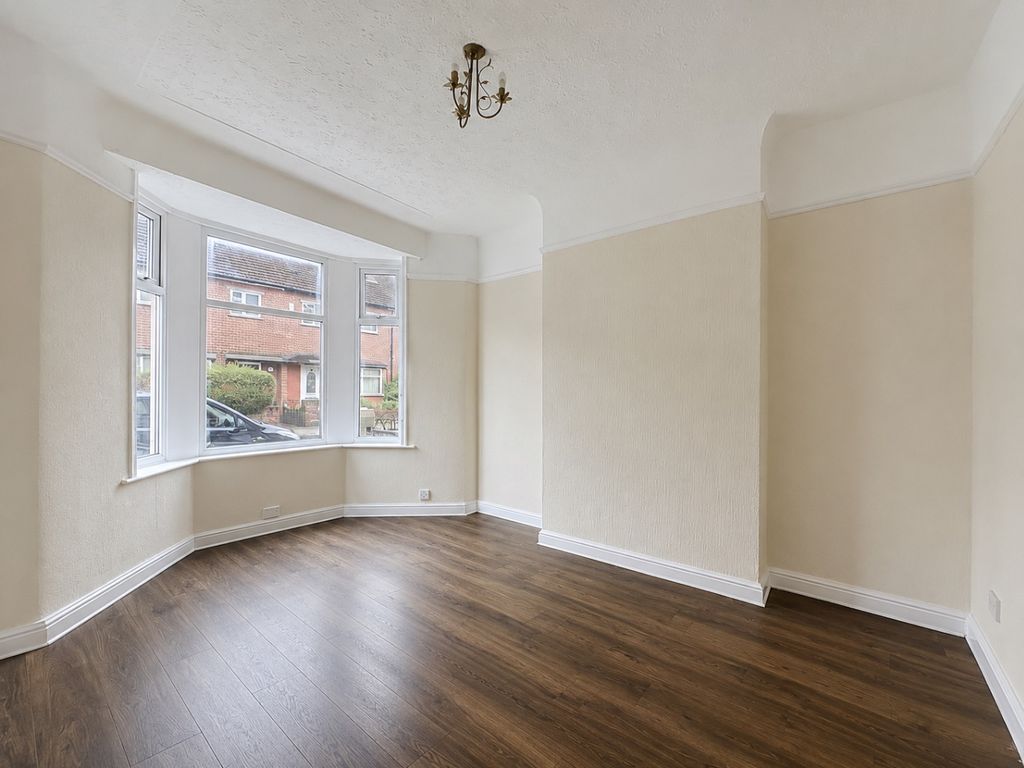 Property photo 2 of 10 5214573