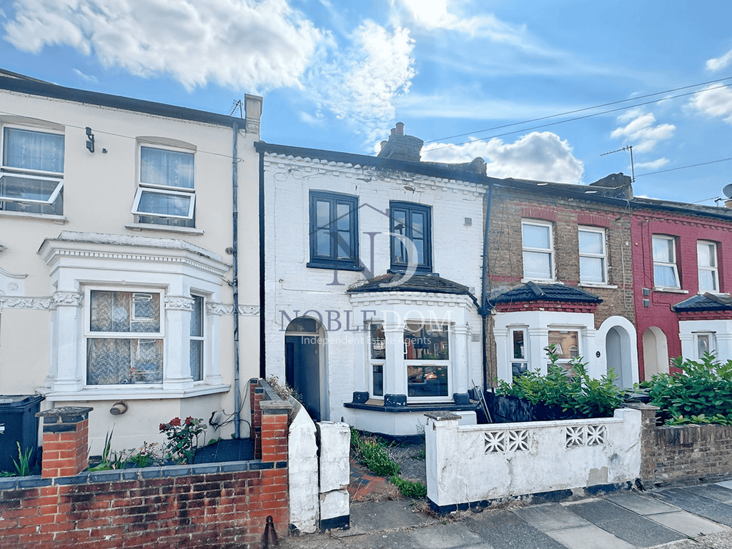 Property photo 1 of 13 2 Bedroom Terraced House In Hounslow