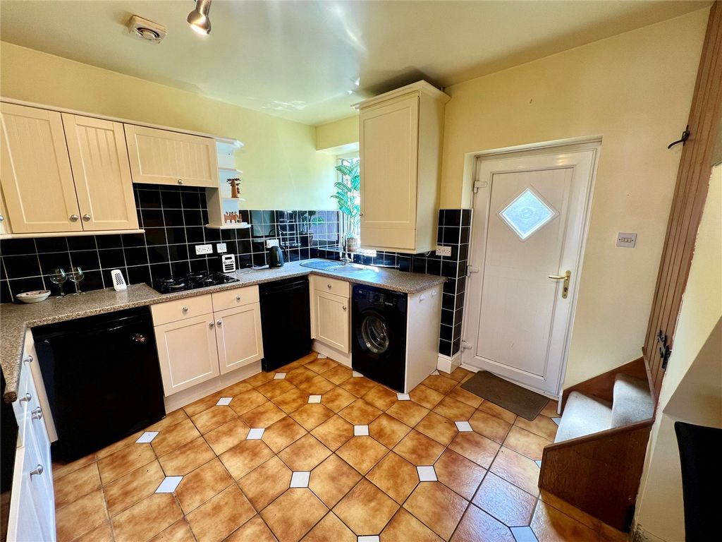 Property photo 2 of 11 Dining Kitchen