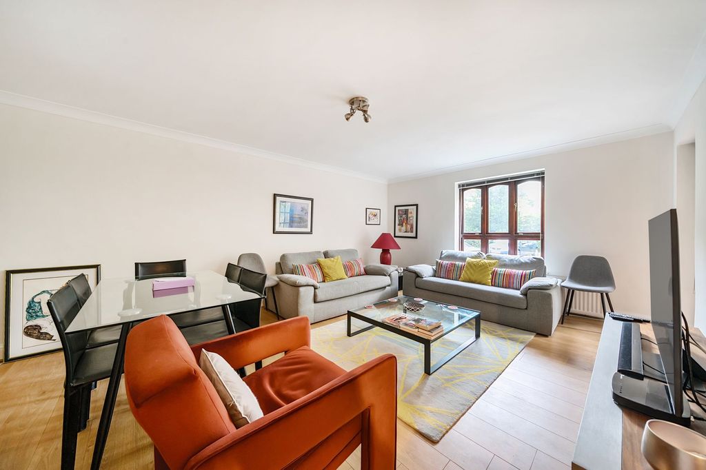 Property photo 2 of 10