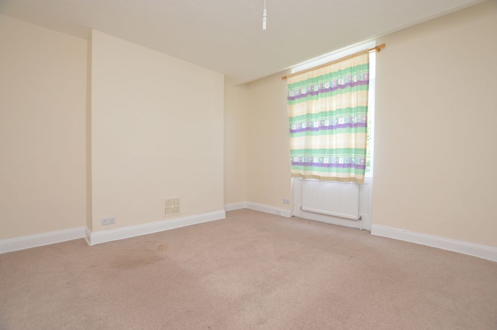 Property photo 3 of 6 Bedroom