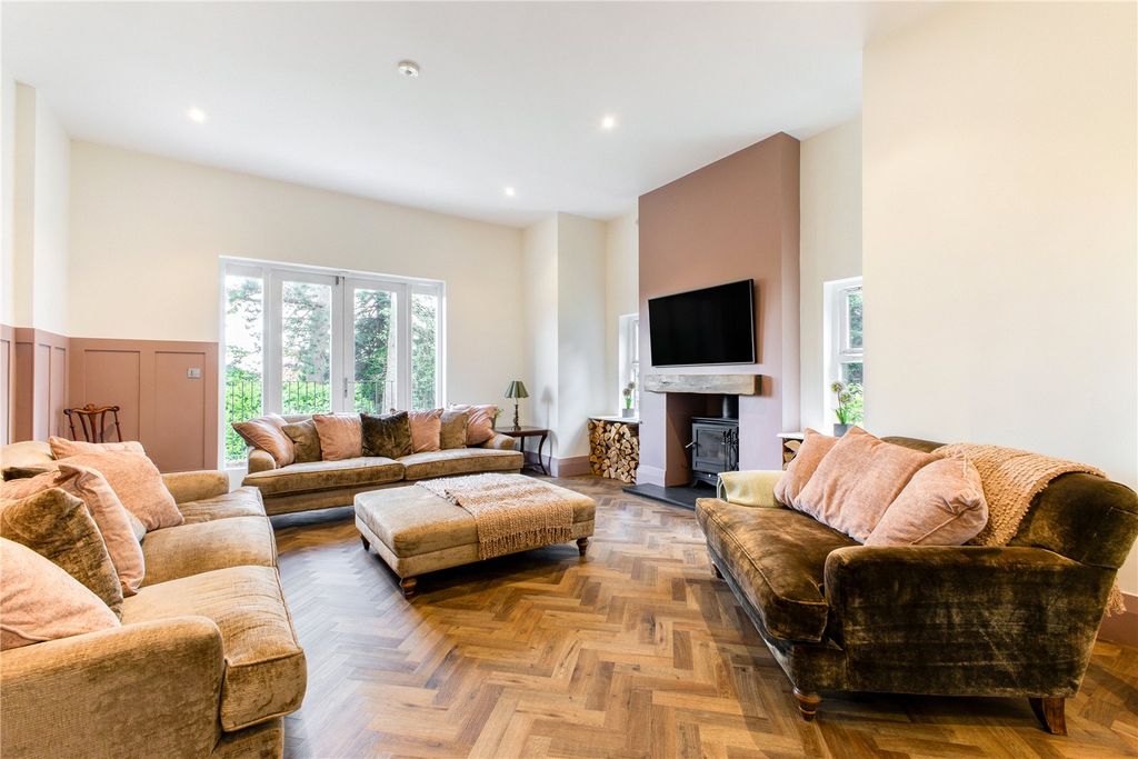 Property photo 2 of 30 Sitting Room