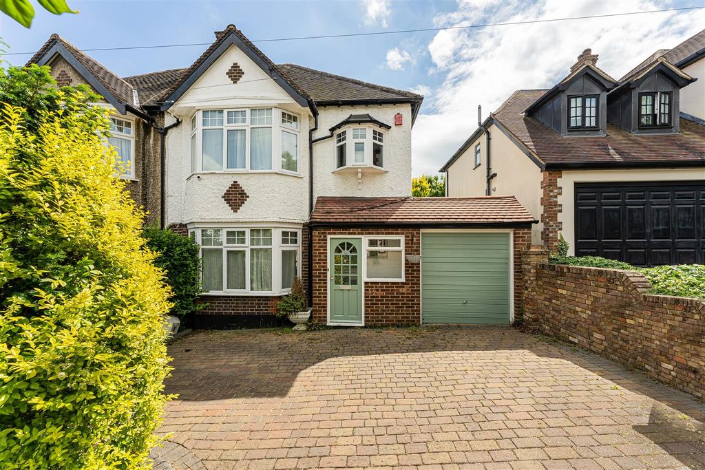 Property photo 1 of 27