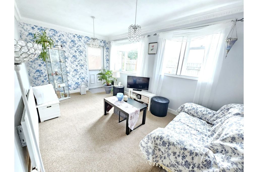 Property photo 2 of 13 Sitting Room
