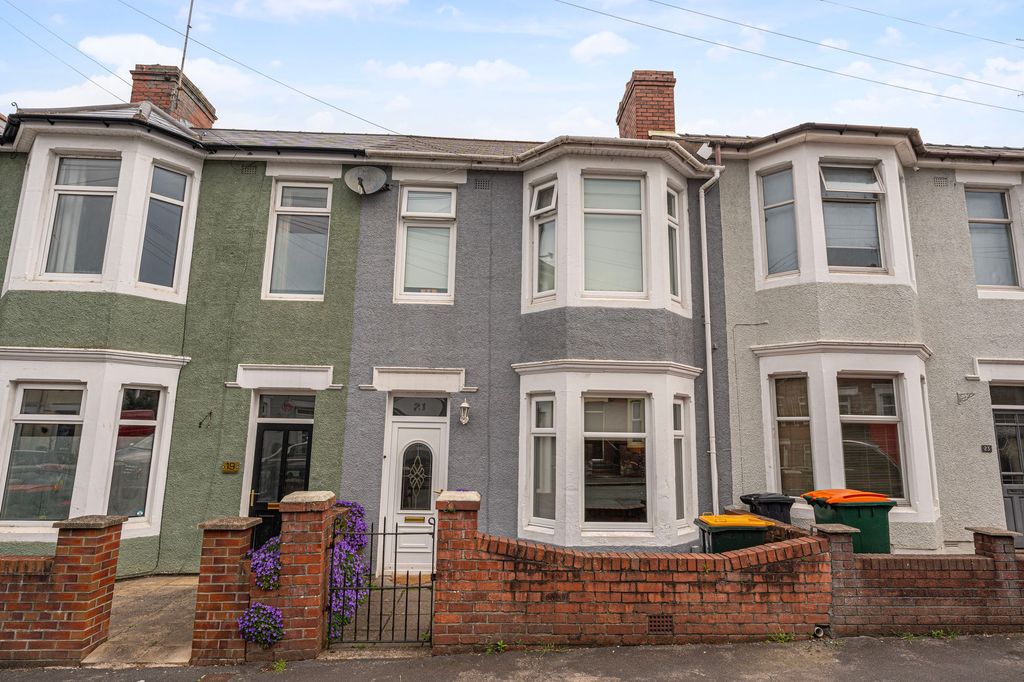 Property photo 1 of 32
