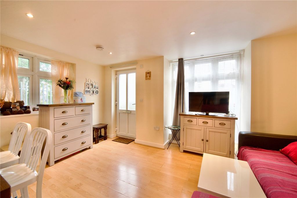 Property photo 3 of 27 Picture No. 27