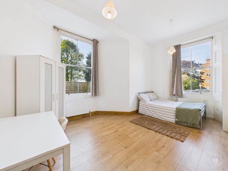 Property photo 3 of 12 Photo 5