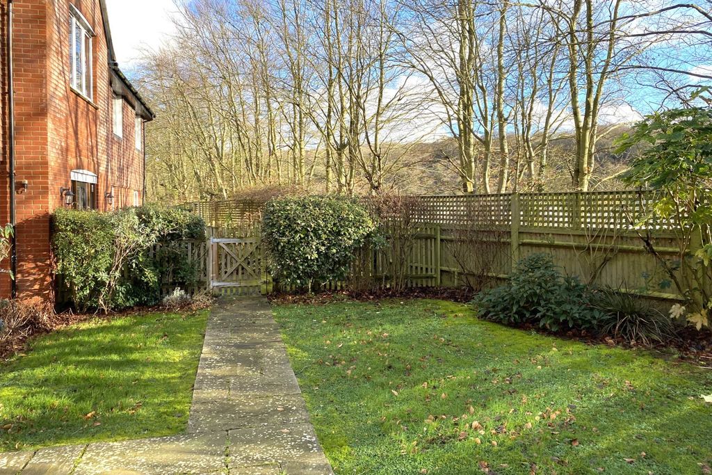 Property photo 2 of 12