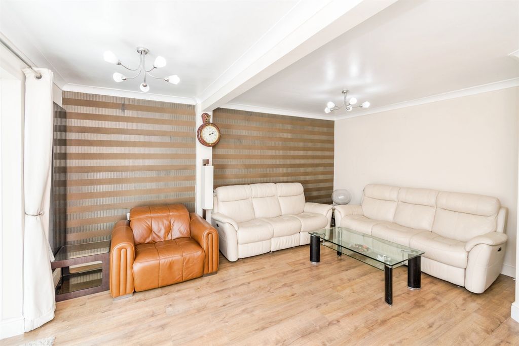 Property photo 3 of 24