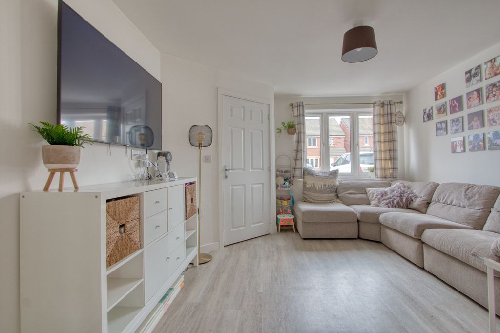 Property photo 2 of 15 2