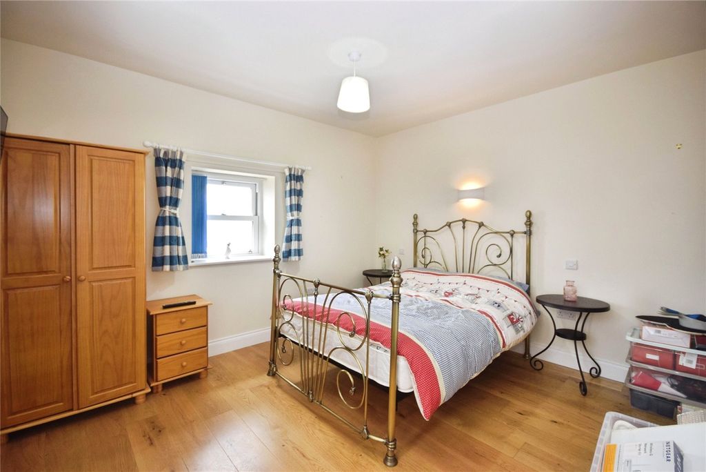 Additional image 6 of 3 bed flat for saleMarine Parade, Tywyn, Gwynedd LL36