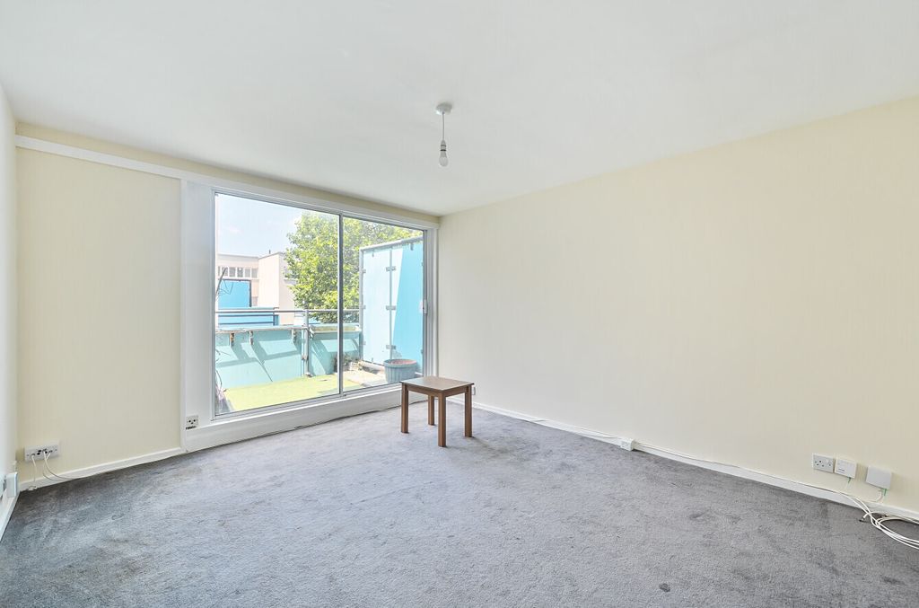 Property photo 2 of 16 Picture No. 13