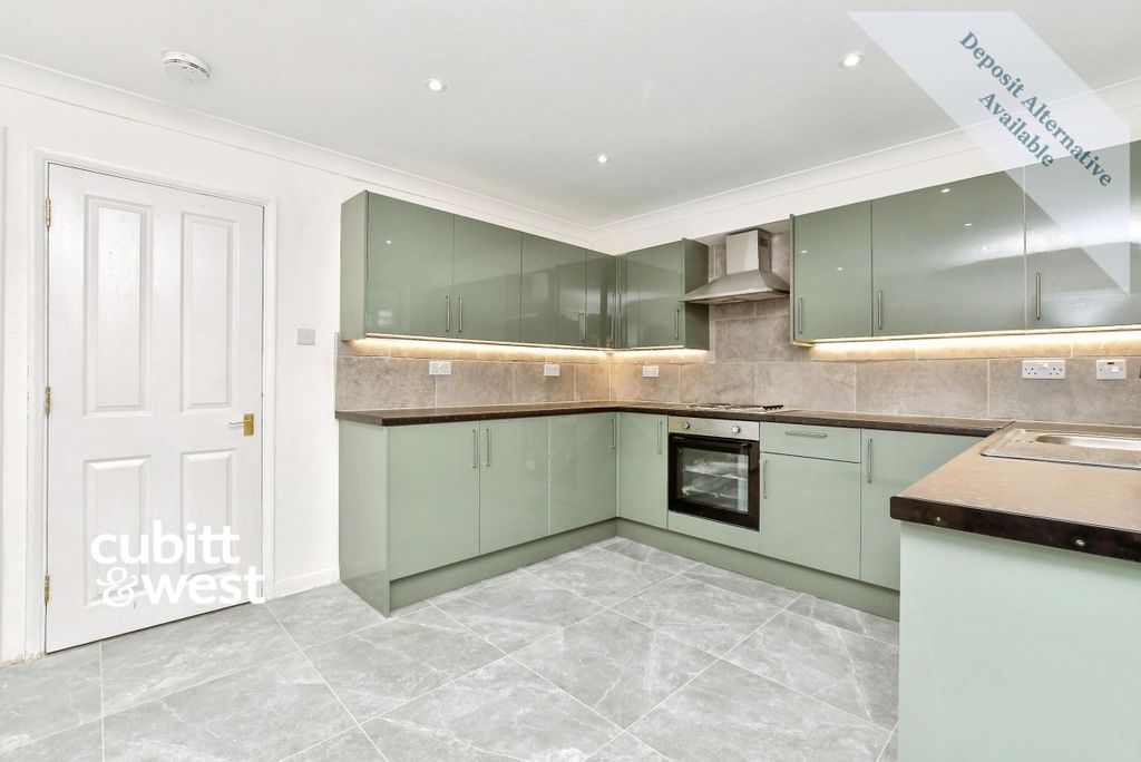 Property photo 2 of 17 Kitchen