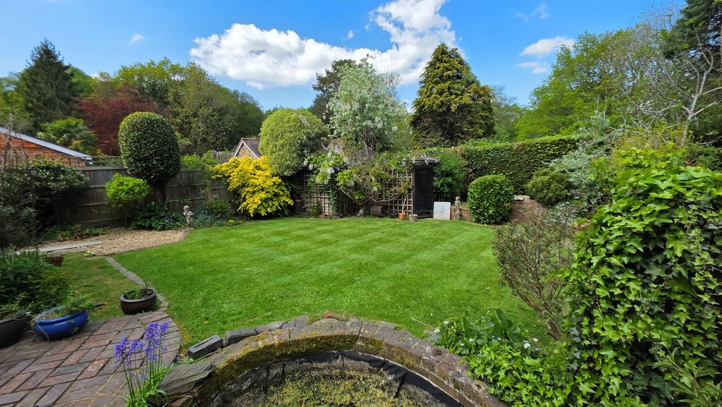 Property photo 2 of 12