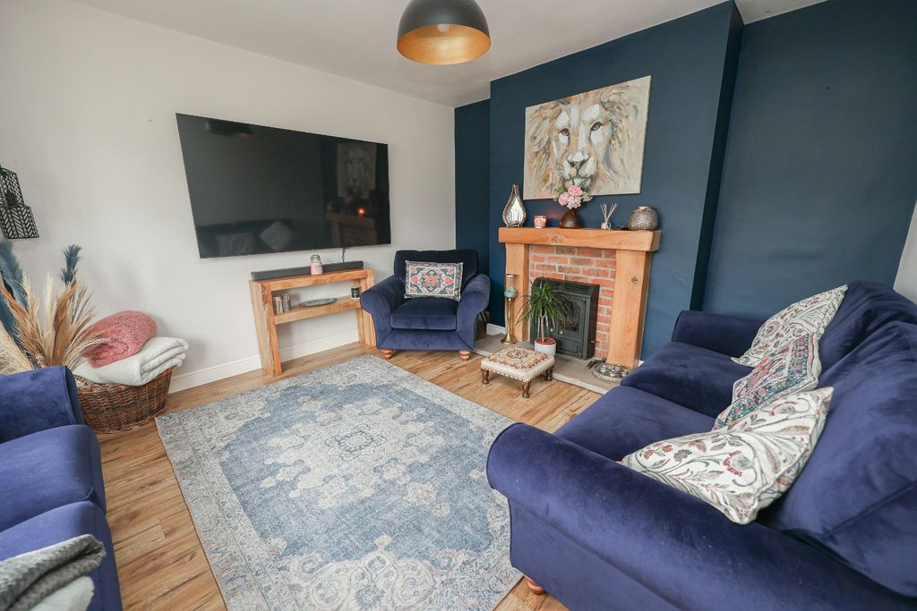 Property photo 2 of 24 4458812