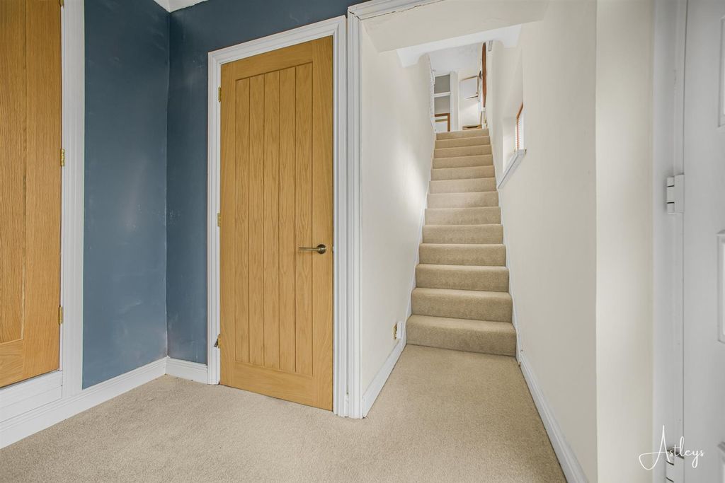 Property photo 2 of 40 Entrance Hallway