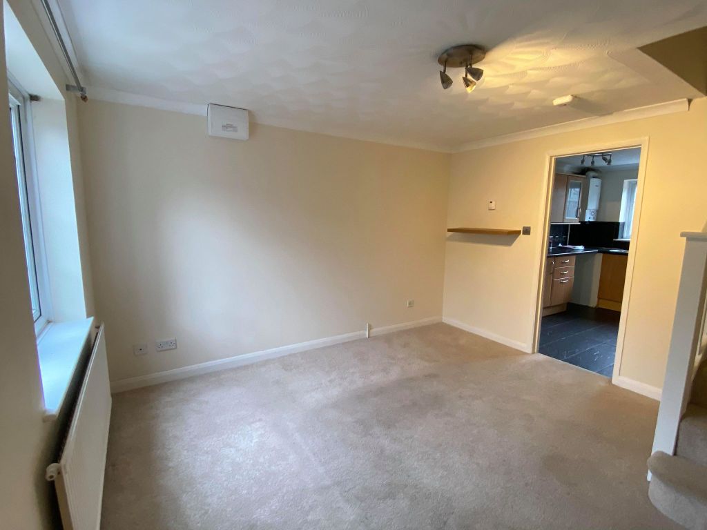 Property photo 2 of 8 Lounge 2