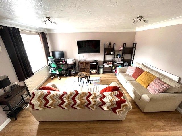 Property photo 2 of 14 Sitting Room