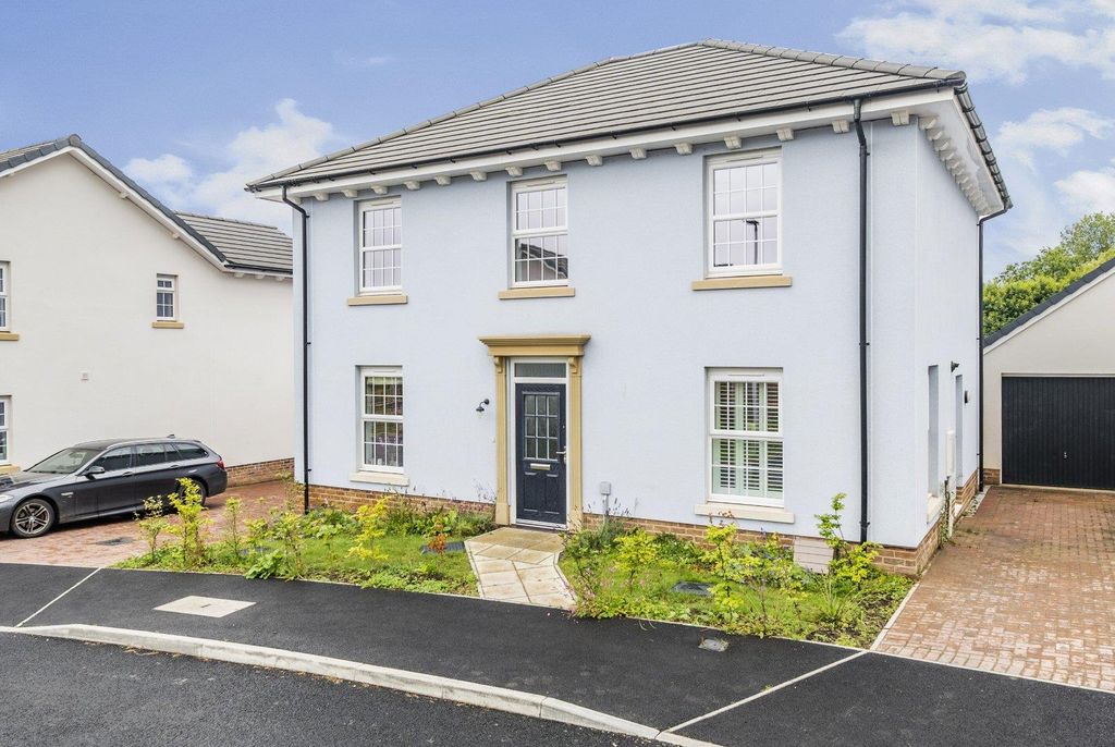 Property photo 1 of 18 Uffculme Seddons