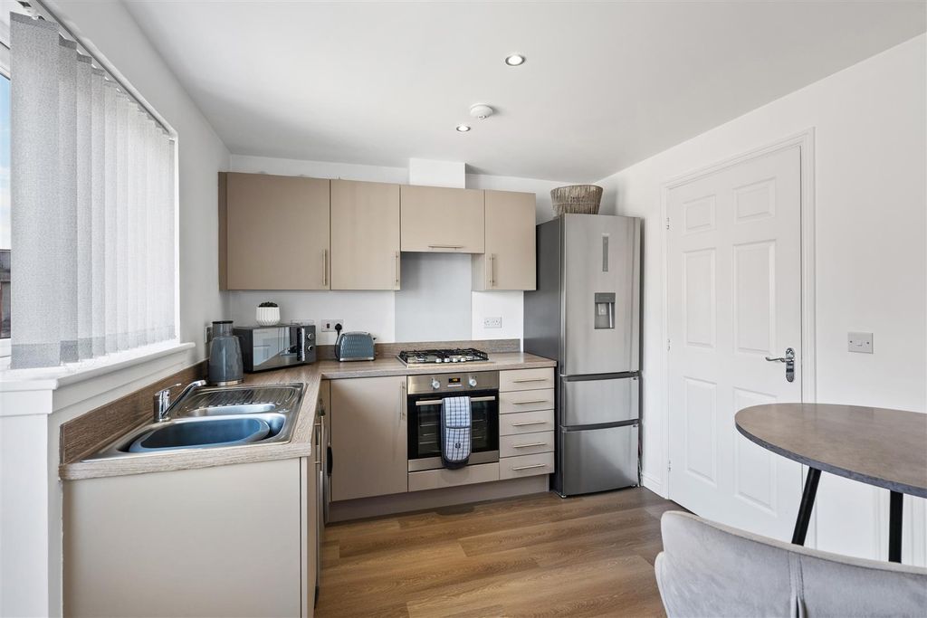 Property photo 3 of 34 9.Jpg