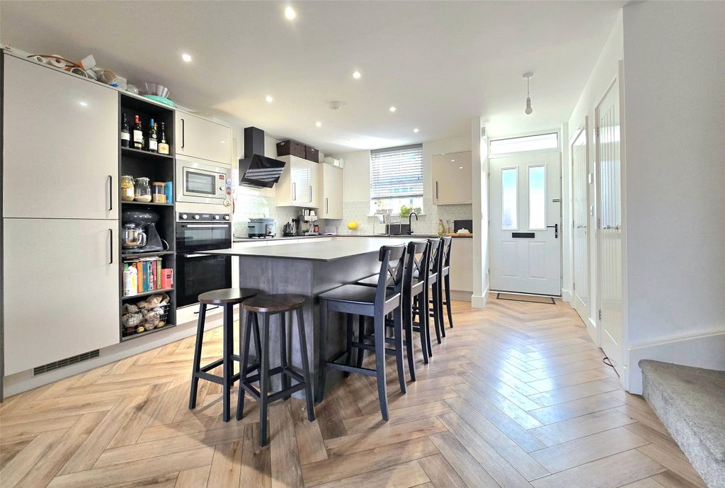 Property photo 2 of 12 2 - Picture No. 11