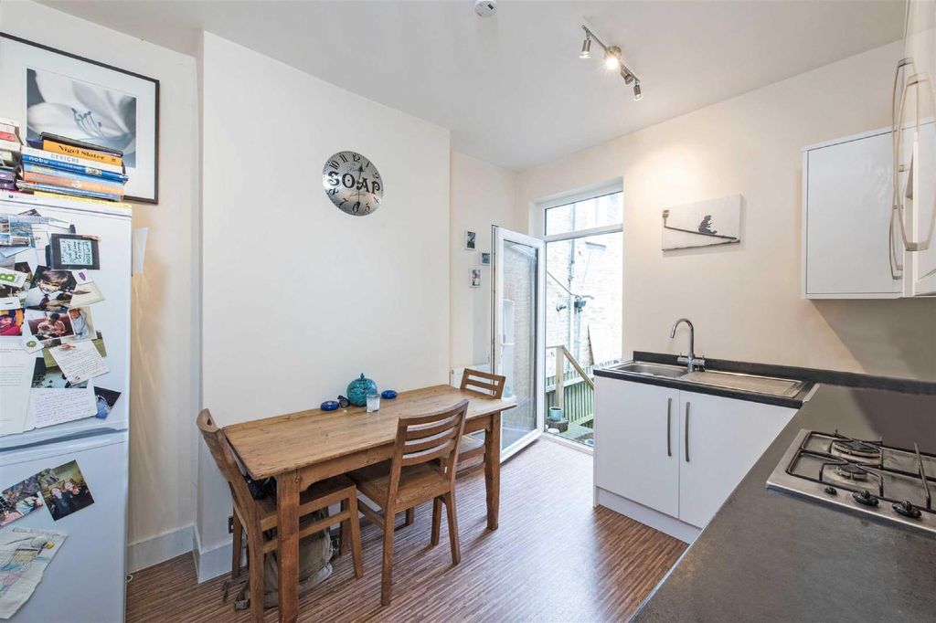 Property photo 3 of 5