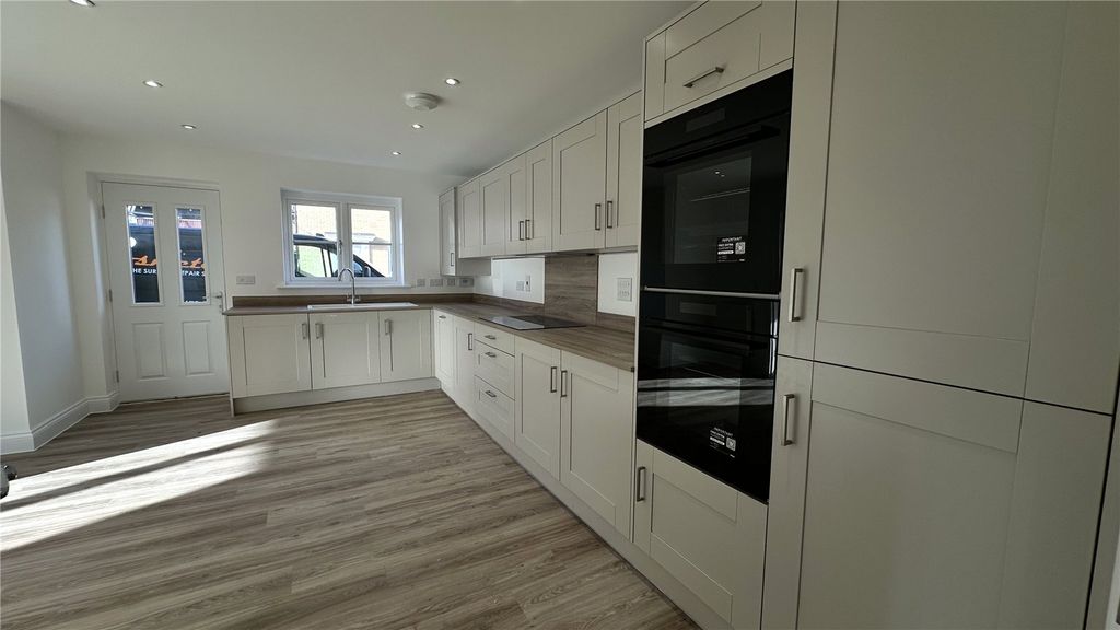 Property photo 3 of 13 Picture No. 30