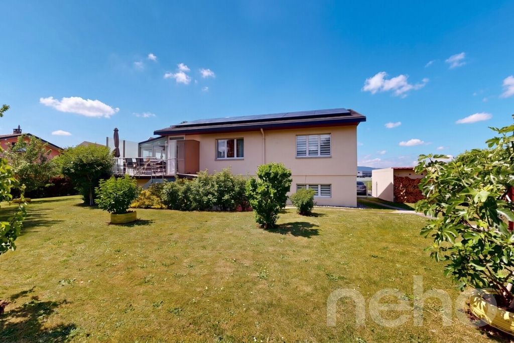 Property photo 1 of 12