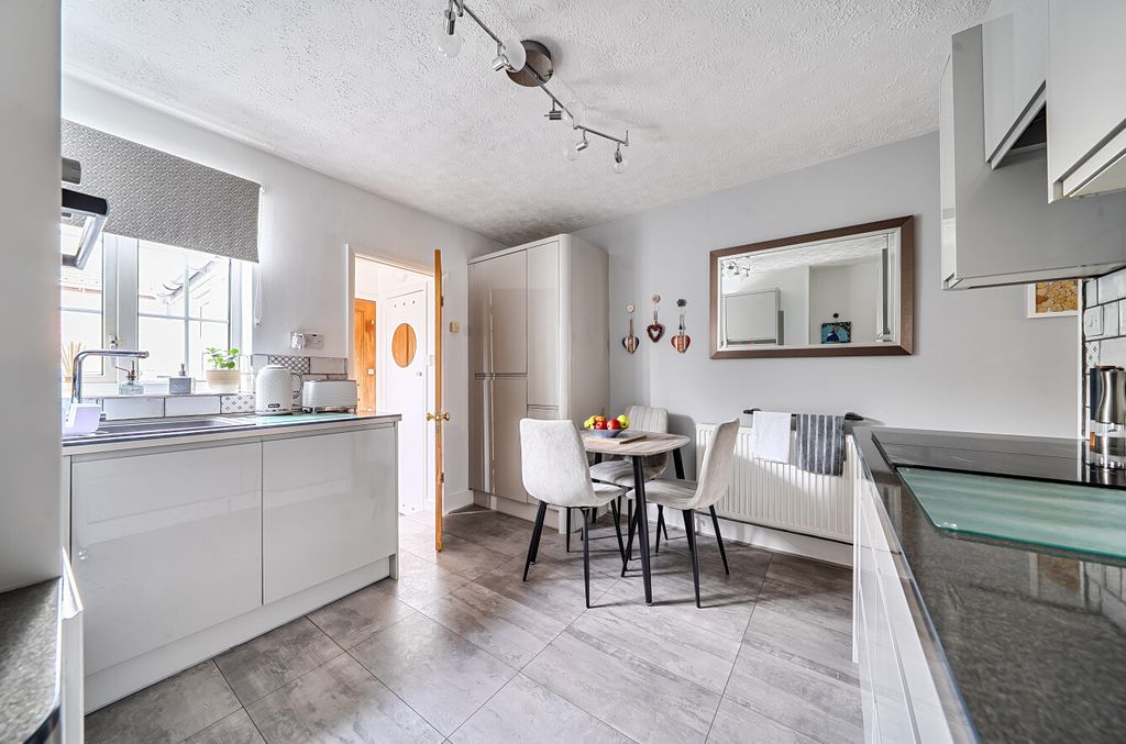 Property photo 2 of 17 1403771-5-697B6Ad...