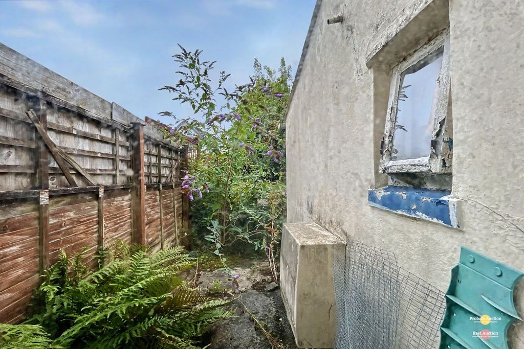 Property photo 2 of 14