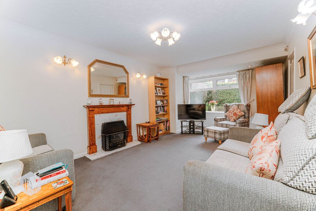 Property photo 3 of 32