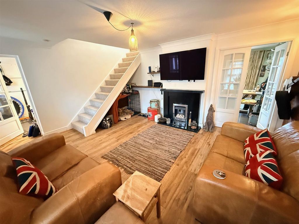 Property photo 2 of 22