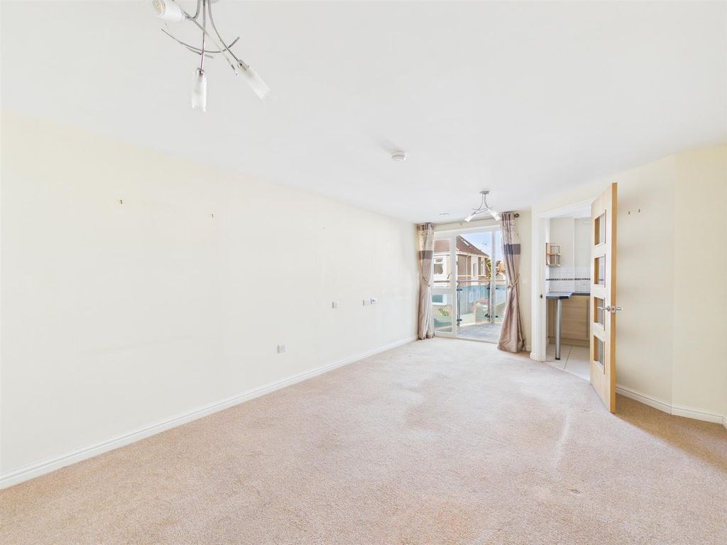 Property photo 3 of 14 Cam04118G0-Pr0072-Still005.Jpg