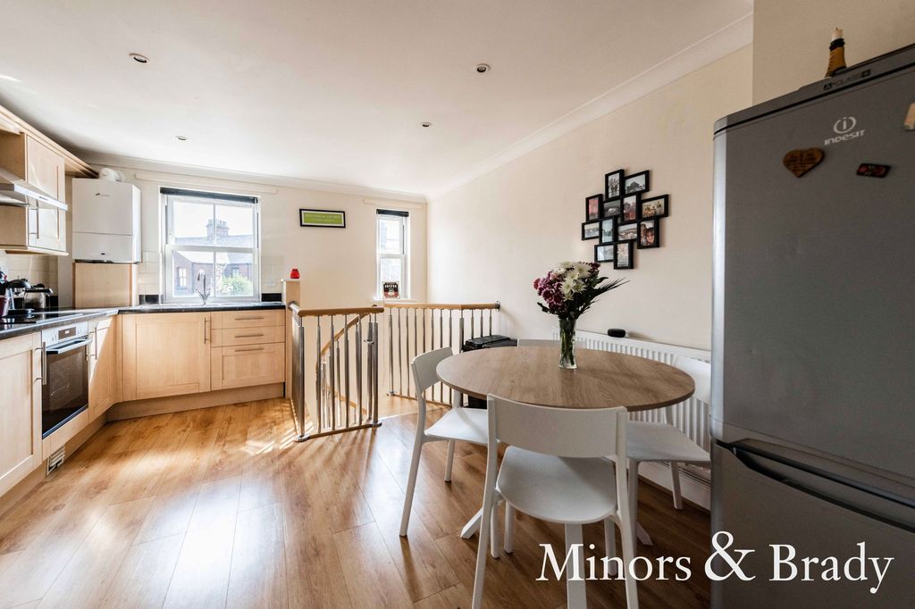 Property photo 2 of 14